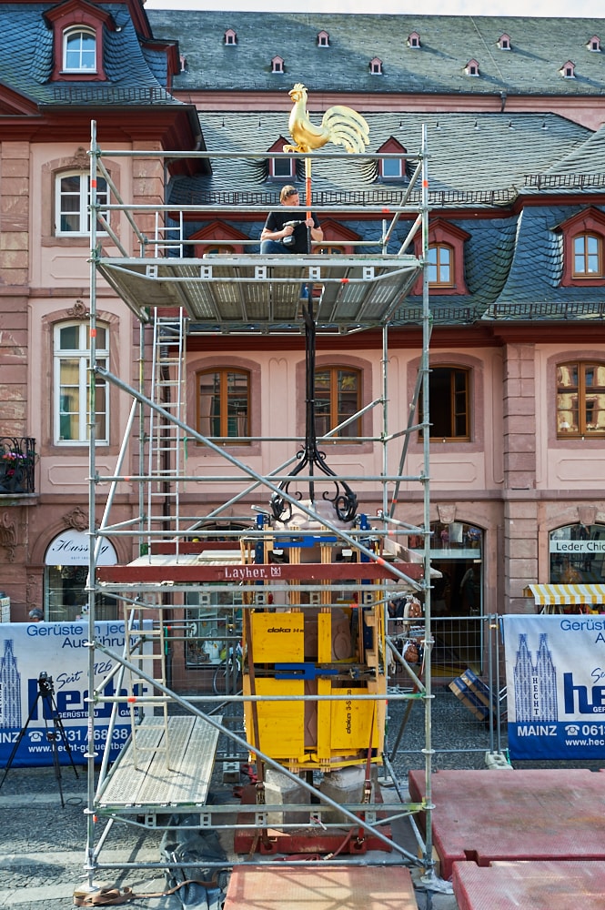 Spitzenleistung - Austausch der Spitze am Westturm des Mainzer Doms Juli 2013 - eine Foto-Dokumentation