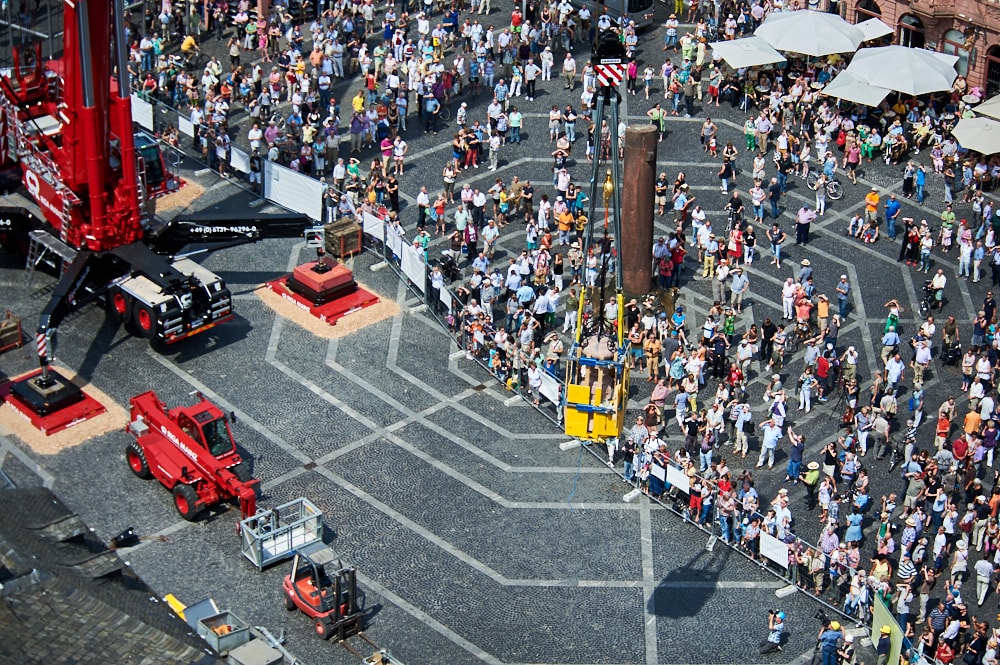 Spitzenleistung - Austausch der Spitze am Westturm des Mainzer Doms Juli 2013 - eine Foto-Dokumentation