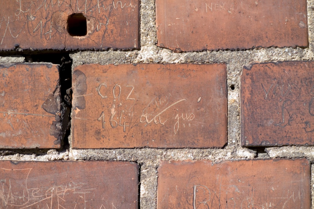 Ausstellung - Die Ziegelsteine vom Zollhafen